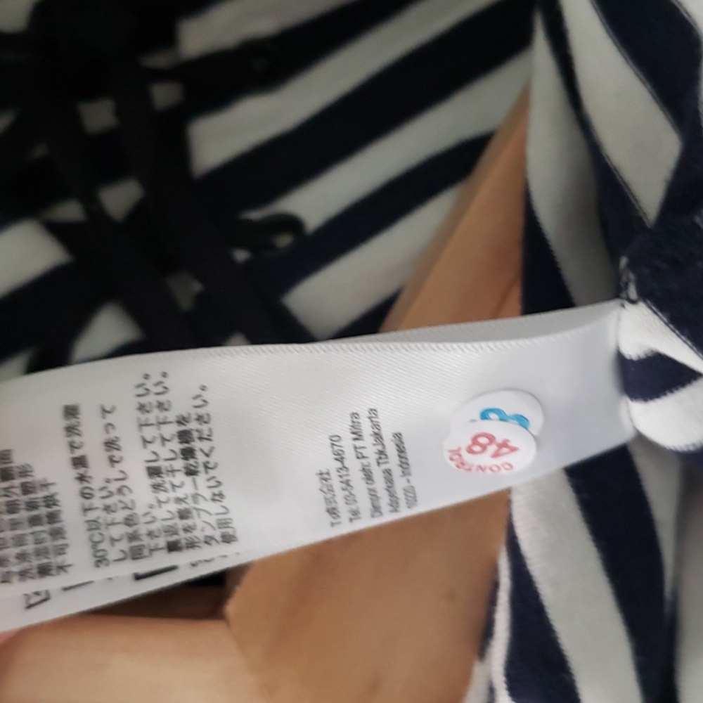 Topshop "Lucy"striped crop shirt w tie front - Picture 8 of 12
